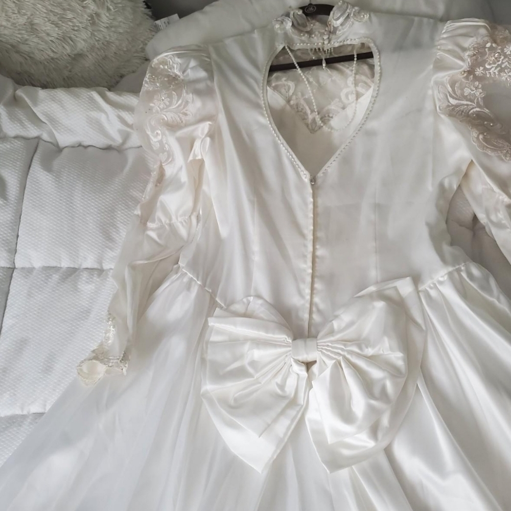 Vintage Wedding Dress - Picture 2 of 6